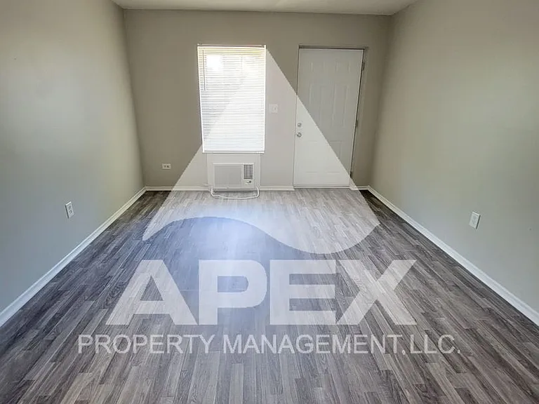 Payne Ave Apartments — Photo 10
