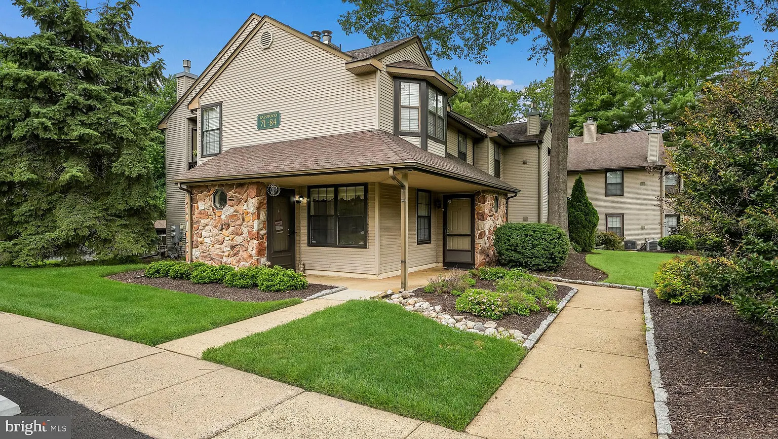 73 Basswood Ct photo 1