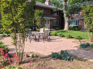 141 Edmunton Dr APT G19, North Babylon, NY 11703