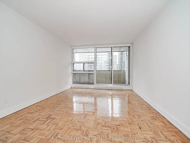 33 Isabella St #1009 — Photo 6