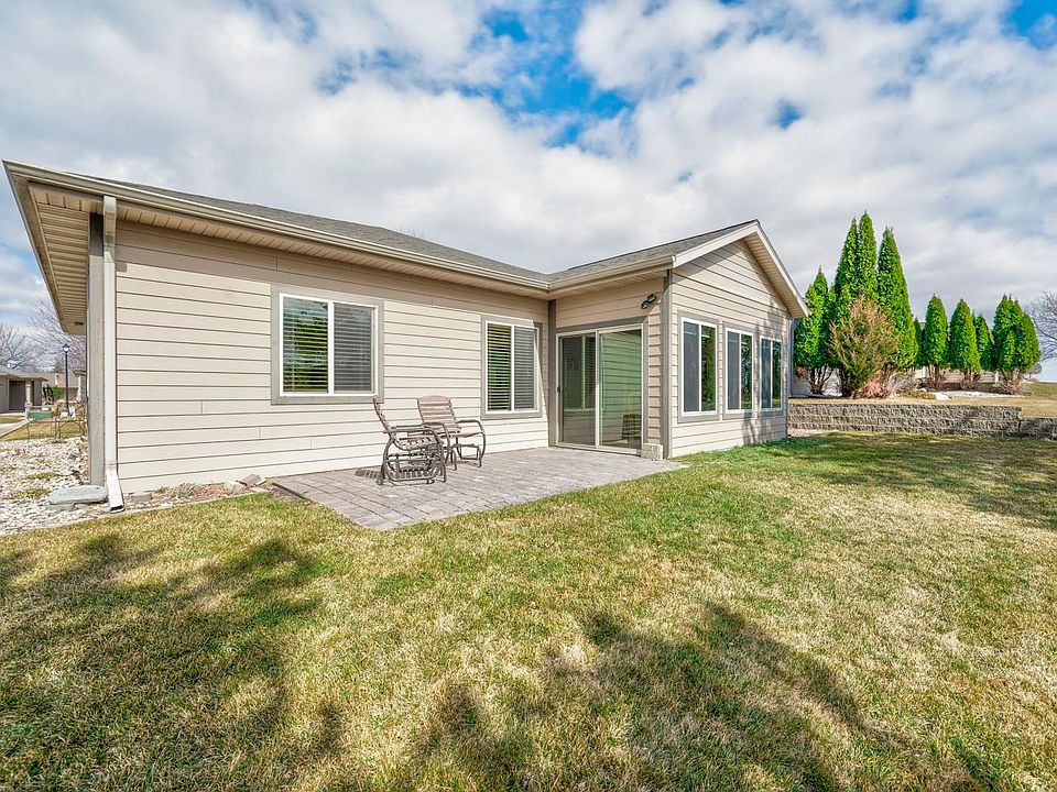 1st image of 3422 Golf Villa Dr