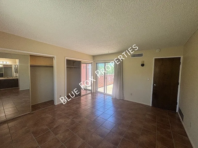 6521 N Calle Padre Felipe — Photo 20