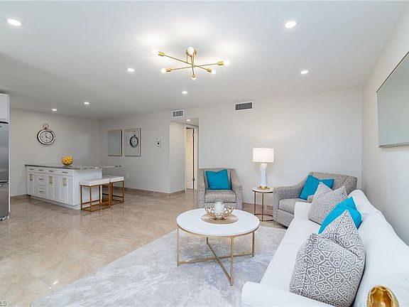 5th image of 25710 Hickory BLVD #210