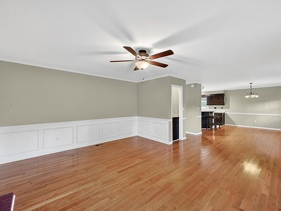 5th image of 1 Woodhill Pl