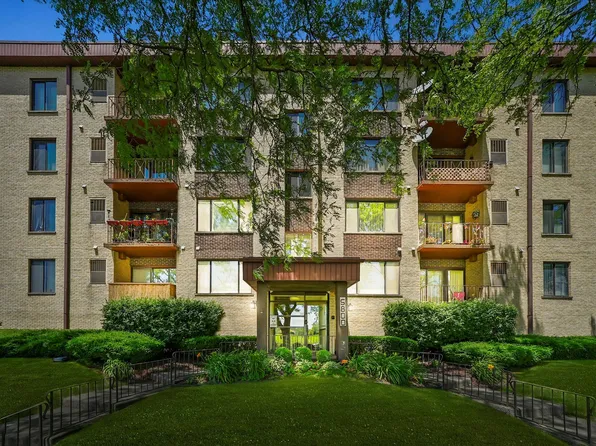 5800 W 105th St APT 2C, Oak Lawn, IL 60453
