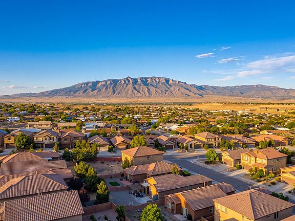 5th image of 232 Loma Linda Loop NE