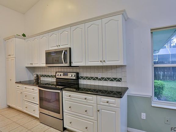 4th image of 24 Boxwood Ln