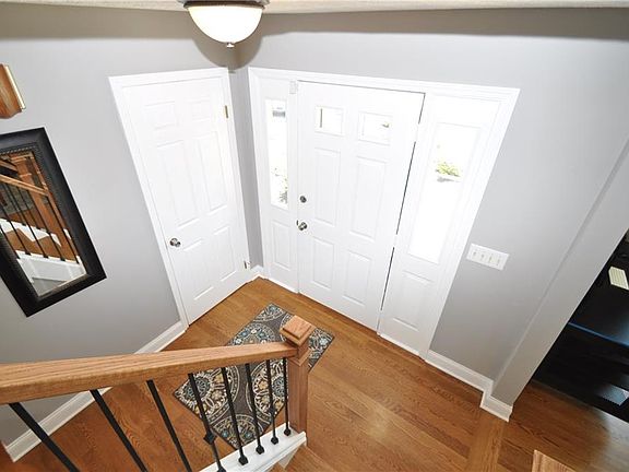 4th image of 79 Old Country Ln