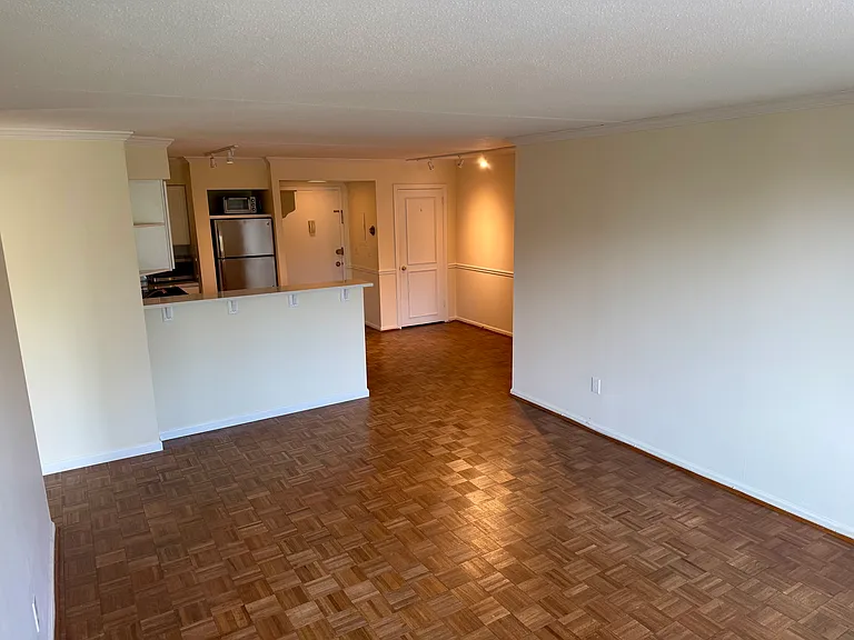 1535 E Putnam Ave #408 — Photo 9