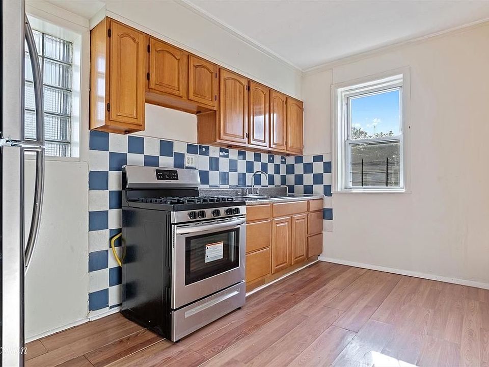 2nd image of 48 Van Siclen Ave #2