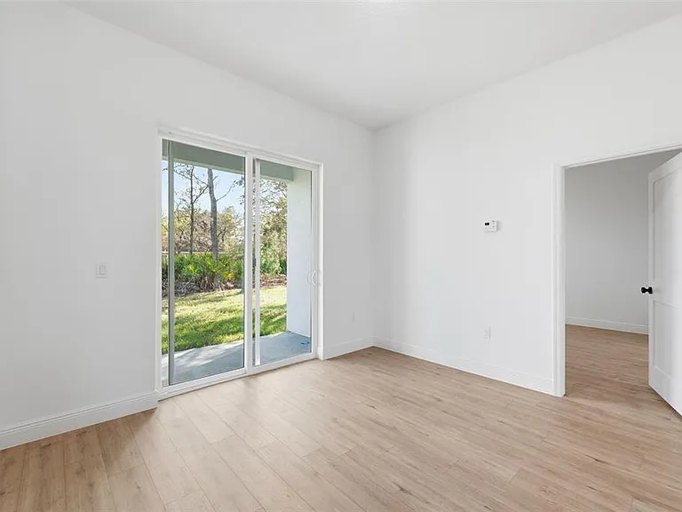 2652 W Paragon Ln — Photo 12
