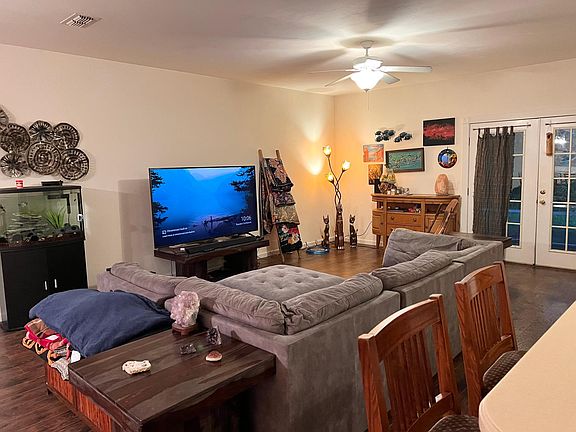 5th image of 988 Watersview Dr