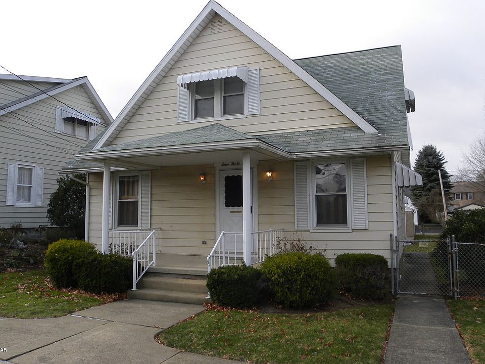 1st image of 336 Bayard St S