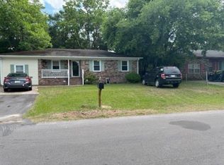 5805 Beverly Dr, Hanahan, SC 29410