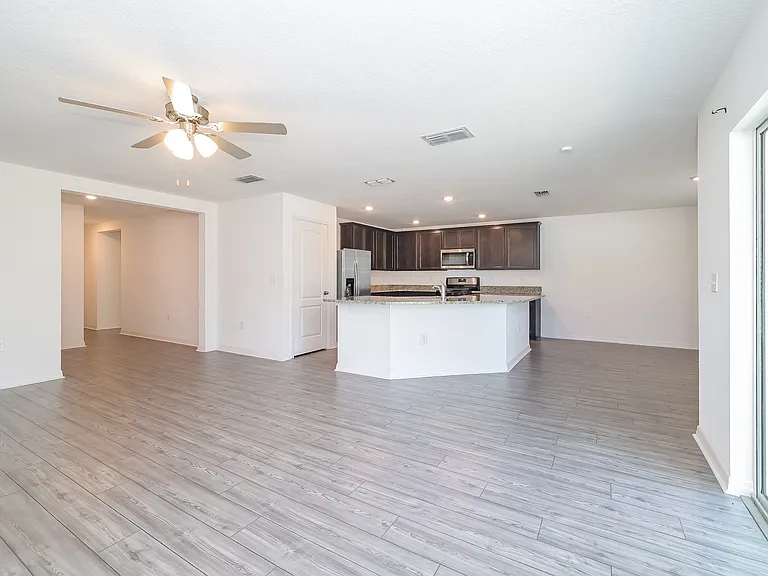 465 Kensington View Dr — Photo 8