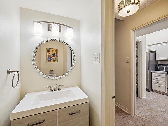 1/2 Bath - Downstairs