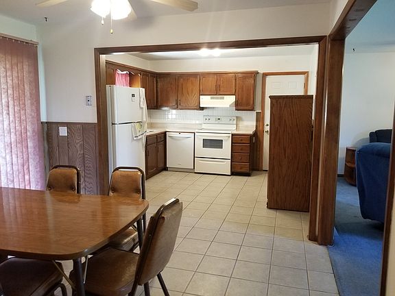 5th image of 202 Suburban Dr