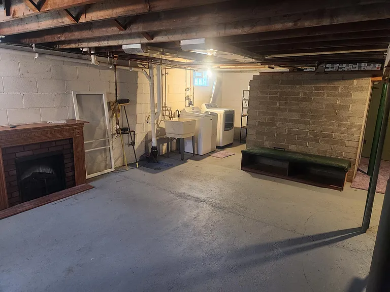basement washer & dryer