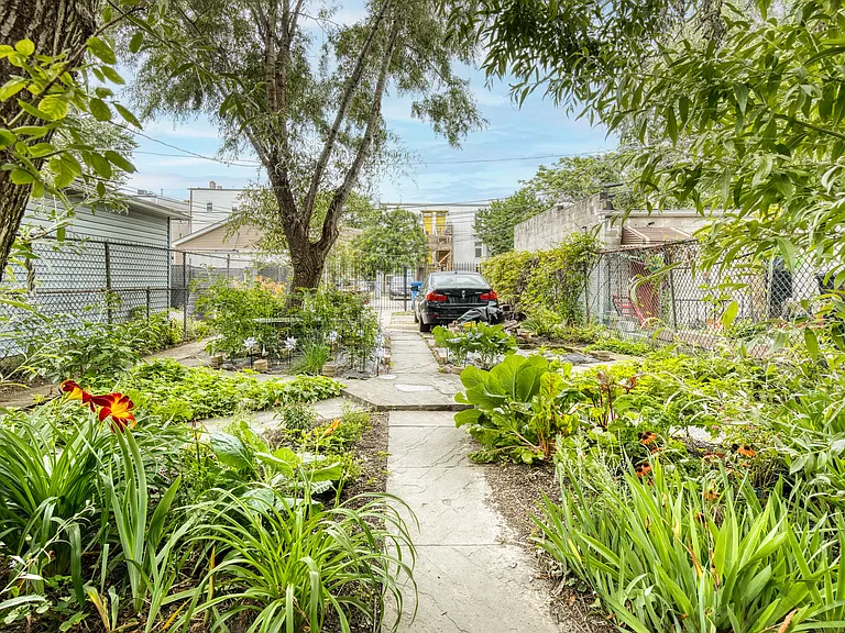 1648 N Saint Louis Ave #2 — Photo 40