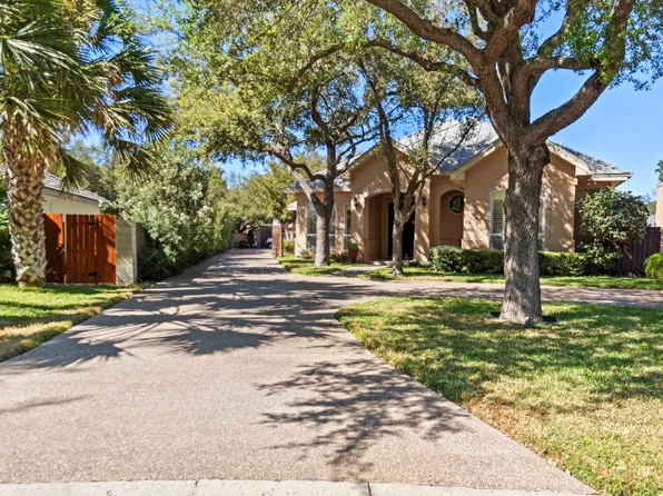 3104 Field Crest Cir, Laredo, TX 78045