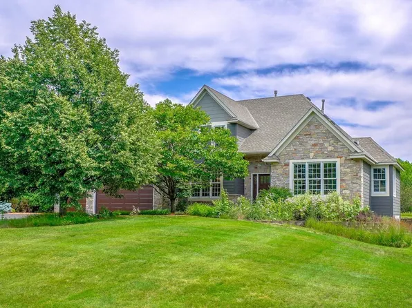 24 Raven Rd, North Oaks, MN 55127