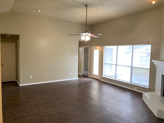 2nd image of 3131 Owen Ln