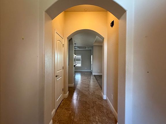 5th image of 2710 Orange Tree Dr
