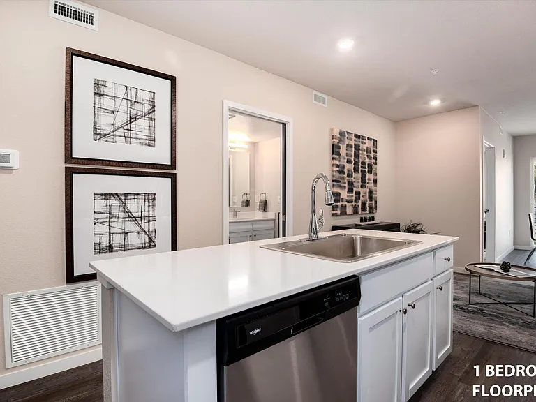 WestEdge Apartments — Photo 7