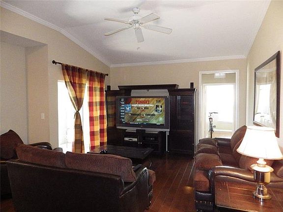 3rd image of 10021 Courtney Palms Blvd APT 304