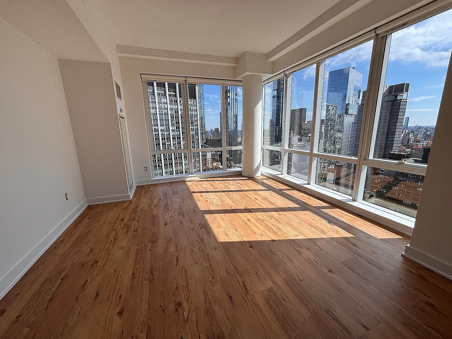 885 6th Avenue — Photo 3