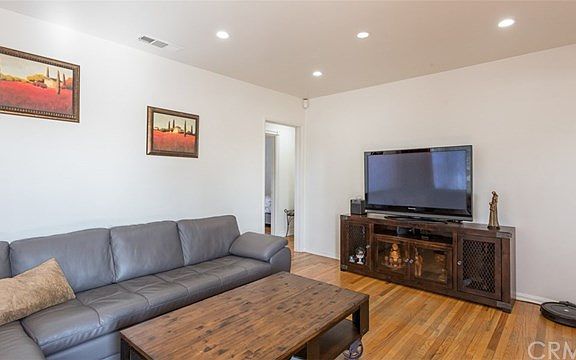4th image of 8050 Lennox Ave