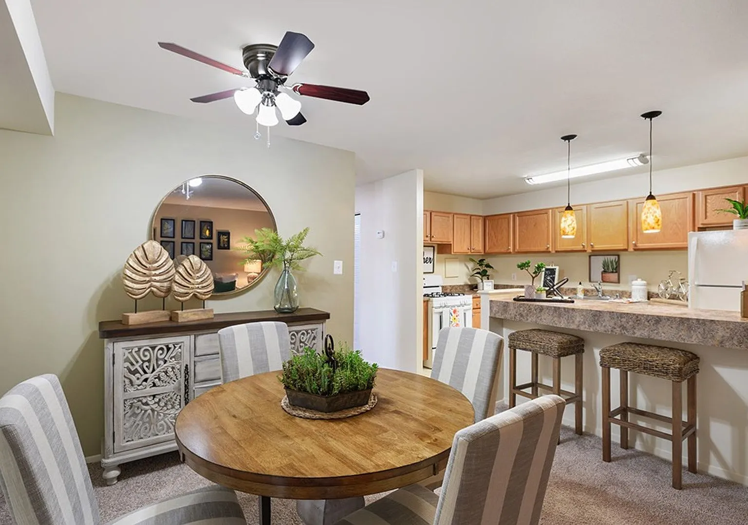Streamside West Apartments — Photo 4