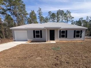 67 NW Sparrow Rd, Dunnellon, FL 34431