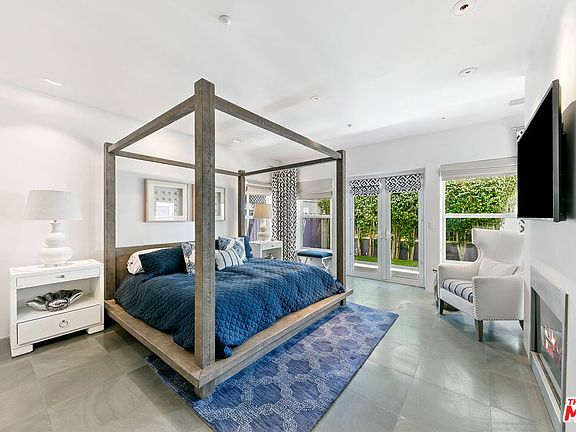 5th image of 1341 Palisades Beach Rd