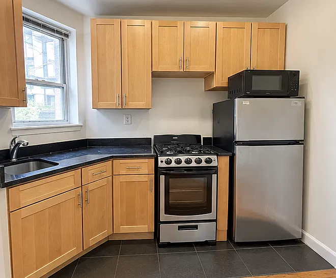 235 East 27th Street — Photo 2