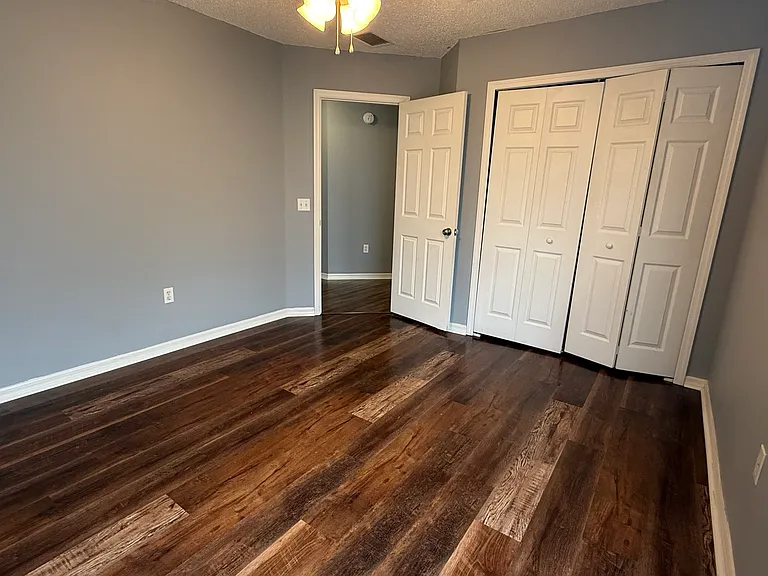 554 Bristol Cir — Photo 30
