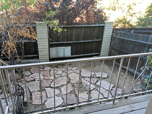 3rd image of 1636 McQueen Cres