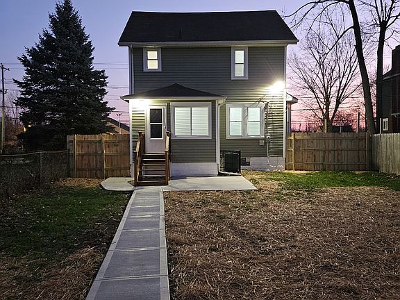 3rd image of 3144 E 5th Ave