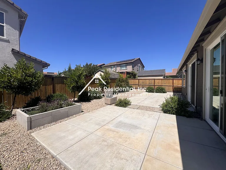4616 S Hills Dr — Photo 4