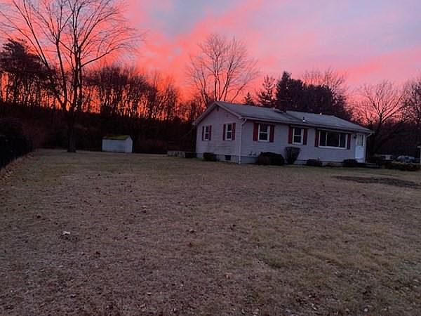 1st image of 3 Sherwood Dr