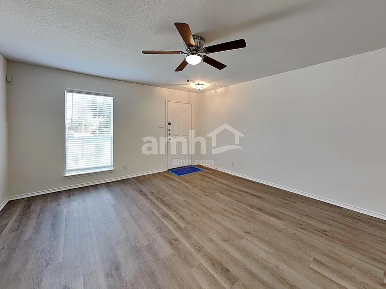 455 Dolly Dr — Photo 7