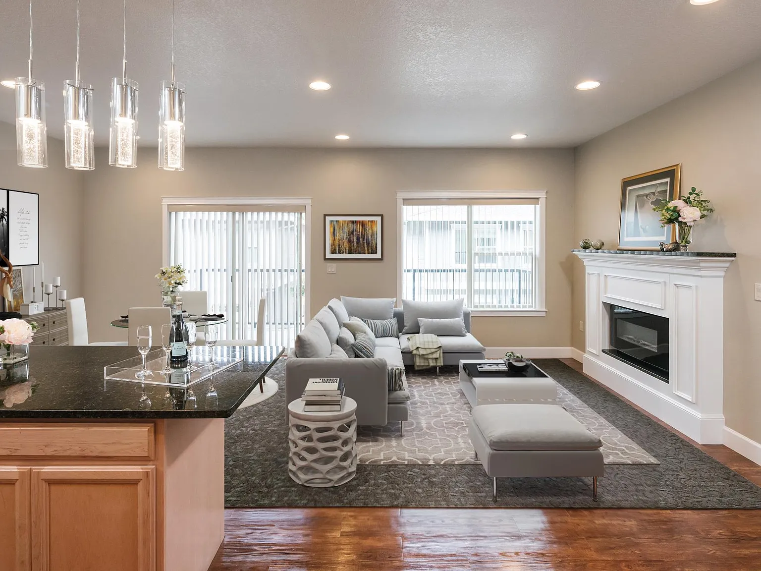 4 bed, 1872 sqft, $2,950 — Photo 2