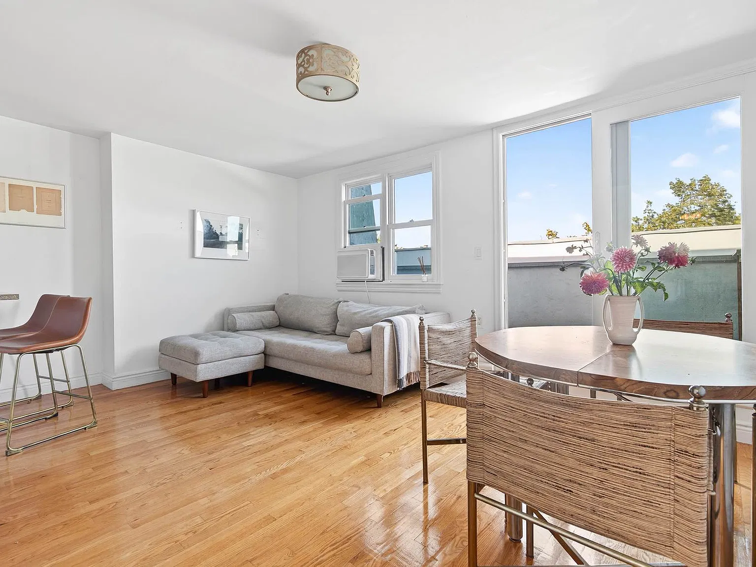 439 Henry Street — Photo 4