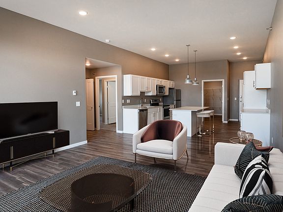 Fargo, ND 29 West Apartments | Living