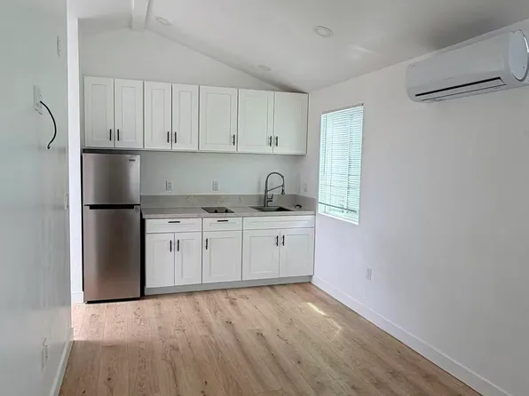 2421 L St #2, San Diego, CA 92102