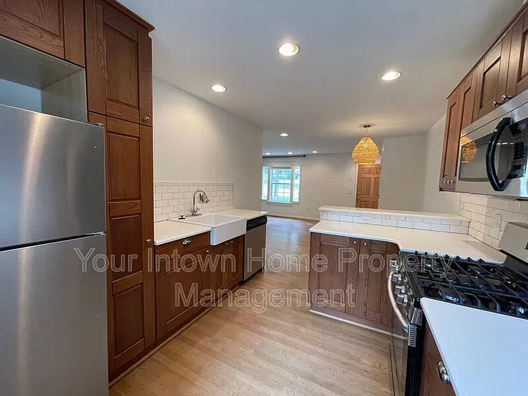445 Gift Ave SE — Photo 8