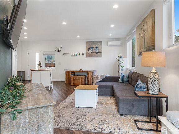 5th image of 10170 Holman Road NW #H