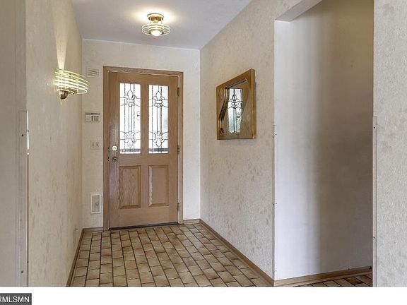 3rd image of 3430 Belden Dr NE