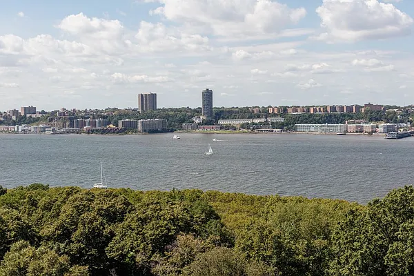 Sold by HomeDax Real Estate | media 13