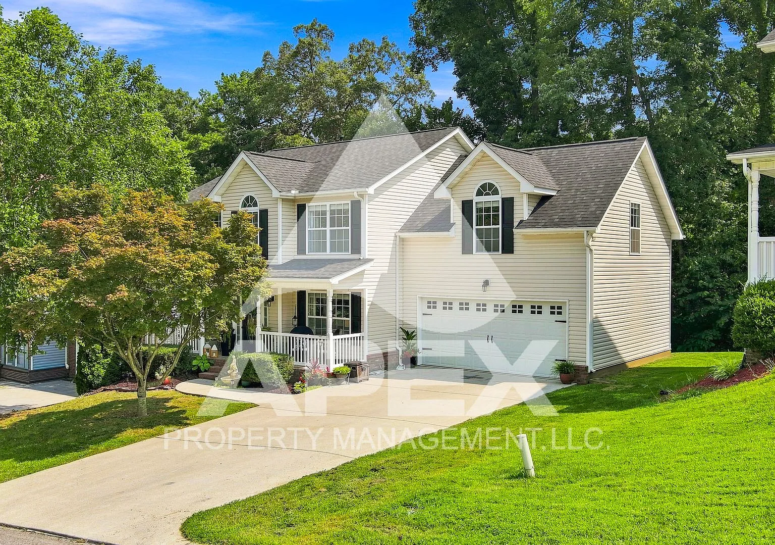 Stunning 3/4 Bd - 2.5 Ba 2-Story Single Family Home off Millertown Pike! — Photo 3